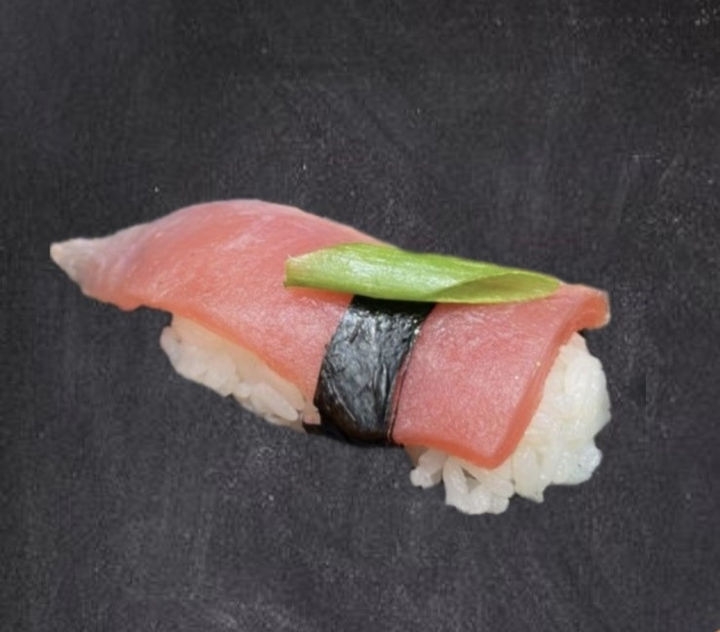 Суши тунец