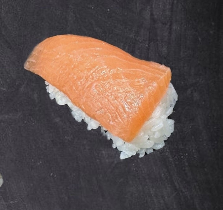 Суши лосось