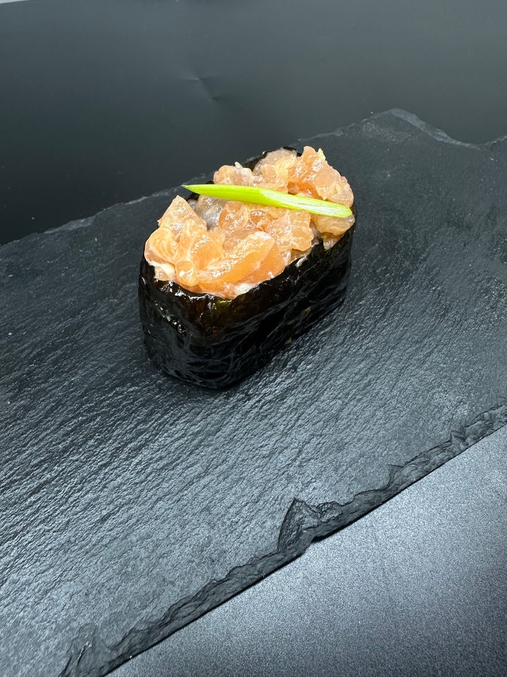 Гункан Тунец спайси 🌶️